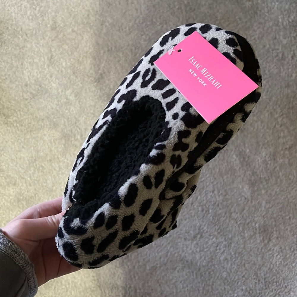 Womens size medium slippers in black and gray cheetah print